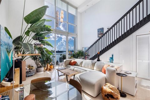 Condo in Miami, Florida, 1 bedroom  № 1889420 - photo 12