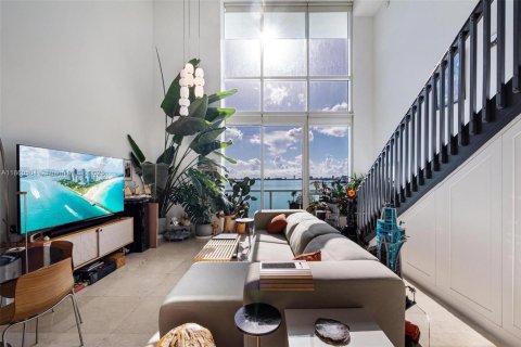 Condo in Miami, Florida, 1 bedroom  № 1889420 - photo 7