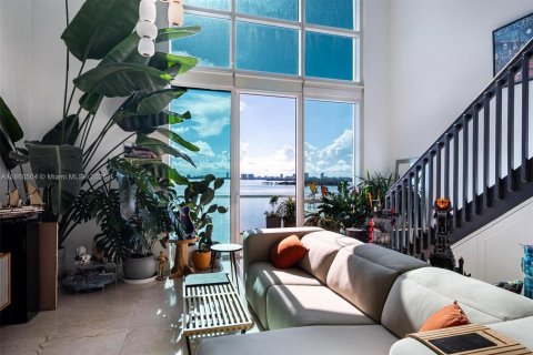 Condo in Miami, Florida, 1 bedroom  № 1889420 - photo 26