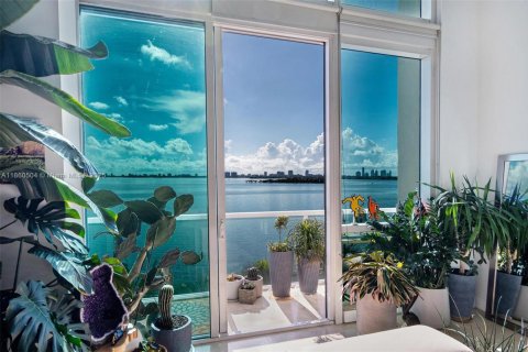 Condo in Miami, Florida, 1 bedroom  № 1889420 - photo 20