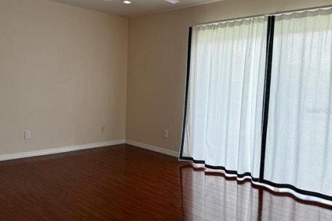 Touwnhouse à louer à Maitland, Floride: 3 chambres, 133.04 m2 № 2430686 - photo 2