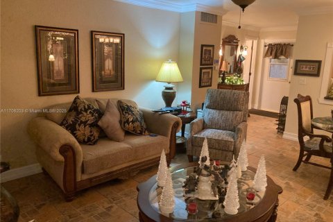 Condo in Hallandale Beach, Florida, 1 bedroom  № 1864407 - photo 3
