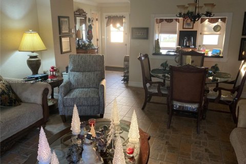 Condo in Hallandale Beach, Florida, 1 bedroom  № 1864407 - photo 7