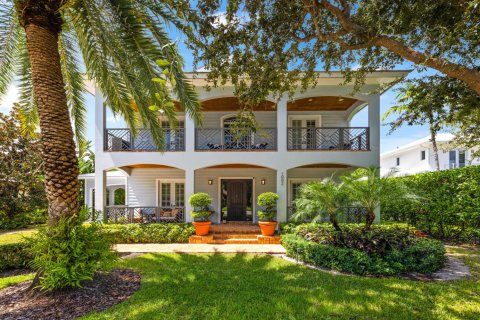 House in Delray Beach, Florida 4 bedrooms, 301.75 sq.m. № 2368548
