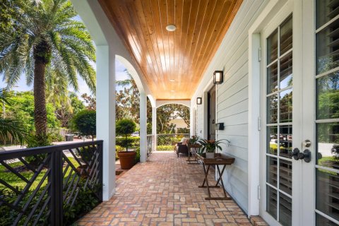 House in Delray Beach, Florida 4 bedrooms, 301.75 sq.m. № 2368548 - photo 9