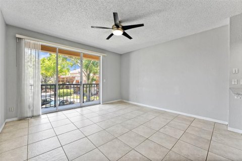 Copropriété à vendre à Tampa, Floride: 2 chambres, 109.9 m2 № 2198471 - photo 6