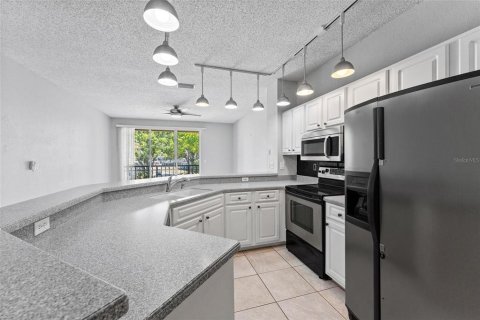 Copropriété à vendre à Tampa, Floride: 2 chambres, 109.9 m2 № 2198471 - photo 13