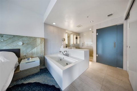 Condominio en venta en Fort Lauderdale, Florida, 2 dormitorios, 112.78 m2 № 1709947 - foto 7