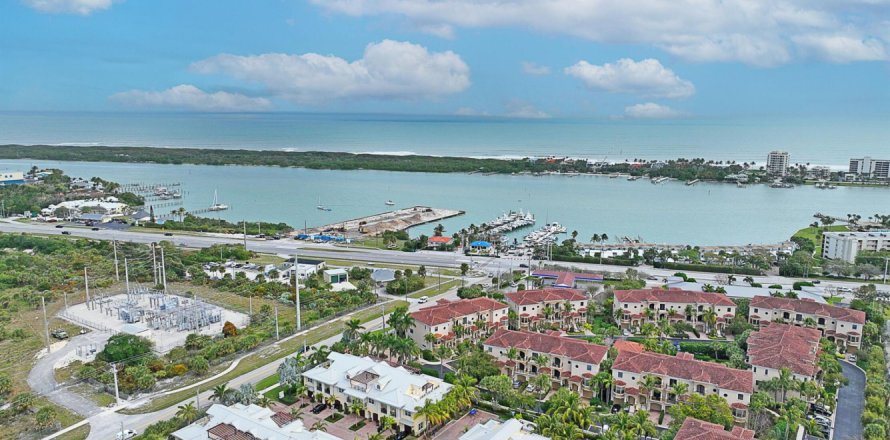 Adosado en Tequesta, Florida 4 dormitorios, 256.5 m2 № 1027010