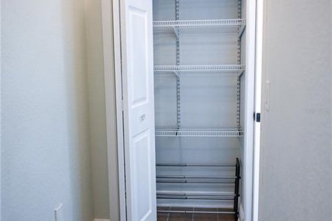 Apartamento en alquiler en Valrico, Florida, 1 dormitorio, 28.34 m2 № 1918437 - foto 8