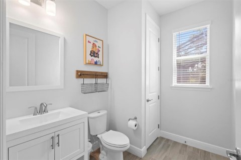 Casa en venta en Winter Park, Florida, 5 dormitorios, 245.82 m2 № 1899332 - foto 19