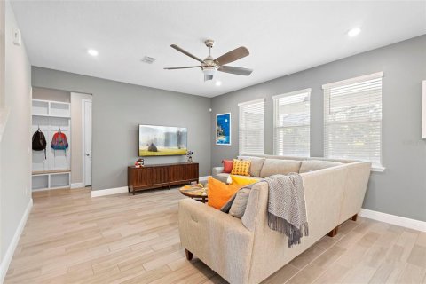Casa en venta en Winter Park, Florida, 5 dormitorios, 245.82 m2 № 1899332 - foto 15