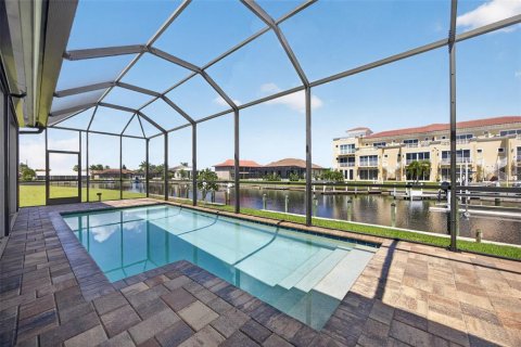 Villa ou maison à vendre à Punta Gorda, Floride: 3 chambres, 207.26 m2 № 2302948 - photo 2
