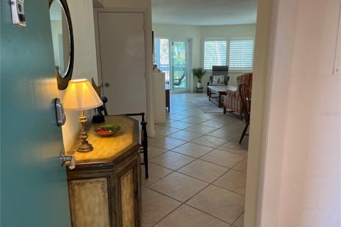 Condo in Sarasota, Florida, 2 bedrooms  № 1511390 - photo 9