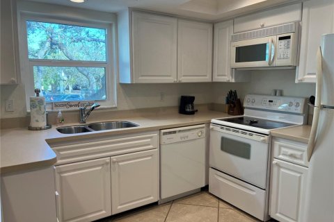 Condo in Sarasota, Florida, 2 bedrooms  № 1511390 - photo 10