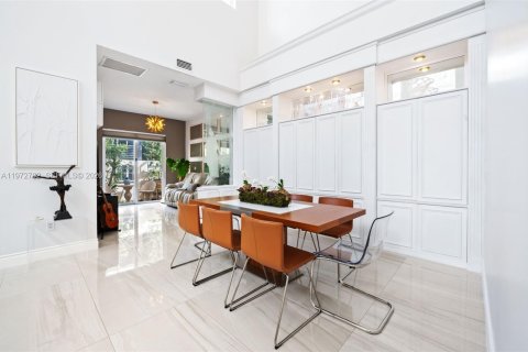 Villa ou maison à vendre à Aventura, Floride: 4 chambres, 221.11 m2 № 2049046 - photo 17