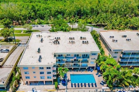 Condo in North Miami, Florida, 1 bedroom  № 2068382 - photo 19