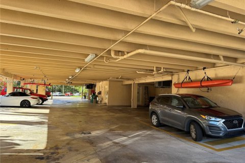 Condo in North Miami, Florida, 1 bedroom  № 2068382 - photo 15