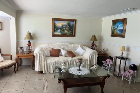 House in Port Charlotte, Florida 3 bedrooms, 151.71 sq.m. № 1833120 - photo 13