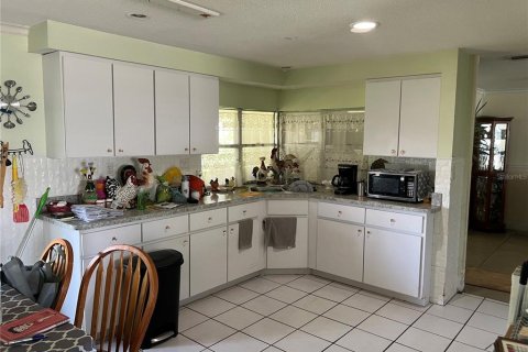 House in Port Charlotte, Florida 3 bedrooms, 151.71 sq.m. № 1833120 - photo 17
