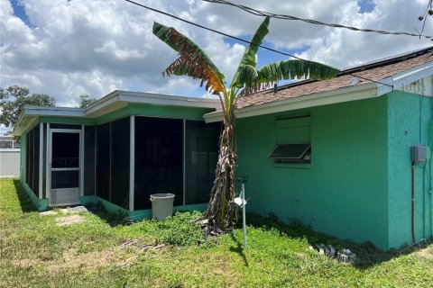 House in Port Charlotte, Florida 3 bedrooms, 151.71 sq.m. № 1833120 - photo 6