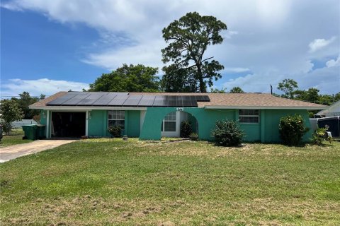 House in Port Charlotte, Florida 3 bedrooms, 151.71 sq.m. № 1833120 - photo 1