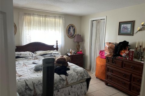 House in Port Charlotte, Florida 3 bedrooms, 151.71 sq.m. № 1833120 - photo 11