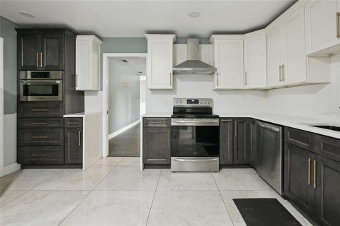 Купить виллу или дом в Киссимми, Флорида 6 комнат, 342.9м2, № 1685050 - фото 25