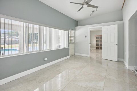 Купить виллу или дом в Киссимми, Флорида 6 комнат, 342.9м2, № 1685050 - фото 30