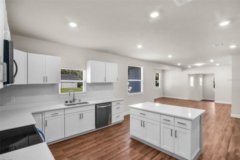 House in Ocala, Florida 4 bedrooms, 199.28 sq.m. № 1909660 - photo 7