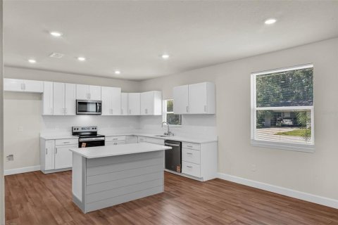 House in Ocala, Florida 4 bedrooms, 199.28 sq.m. № 1909660 - photo 5