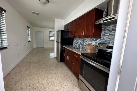 Снять в аренду виллу или дом в Халландейл-Бич, Флорида 1 спальня, 54.81м2, № 2046389 - фото 16