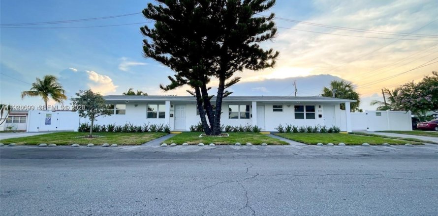 Дом в Халландейл-Бич, Флорида 1 спальня, 54.81м2 № 2046389