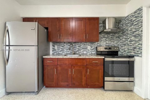 Снять в аренду виллу или дом в Халландейл-Бич, Флорида 1 спальня, 54.81м2, № 2046389 - фото 10