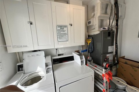 Снять в аренду виллу или дом в Халландейл-Бич, Флорида 1 спальня, 54.81м2, № 2046389 - фото 30