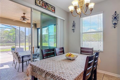 Villa ou maison à vendre à Auburndale, Floride: 5 chambres, 346.99 m2 № 2142125 - photo 9