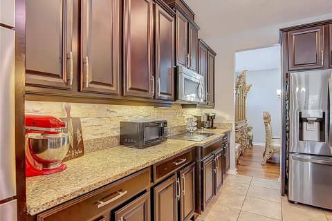 Villa ou maison à vendre à Auburndale, Floride: 5 chambres, 346.99 m2 № 2142125 - photo 4