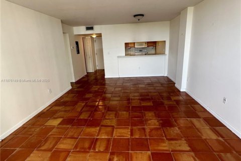 Condominio en alquiler en Miami, Florida, 2 dormitorios, 91.97 m2 № 1927023 - foto 6
