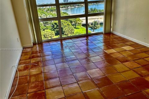 Condominio en alquiler en Miami, Florida, 2 dormitorios, 91.97 m2 № 1927023 - foto 15