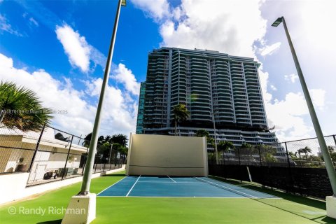 Condominio en alquiler en Miami, Florida, 2 dormitorios, 91.97 m2 № 1927023 - foto 24