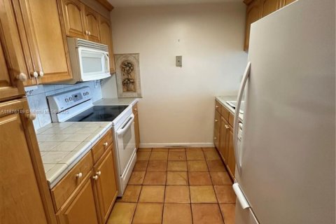 Condominio en alquiler en Miami, Florida, 2 dormitorios, 91.97 m2 № 1927023 - foto 7