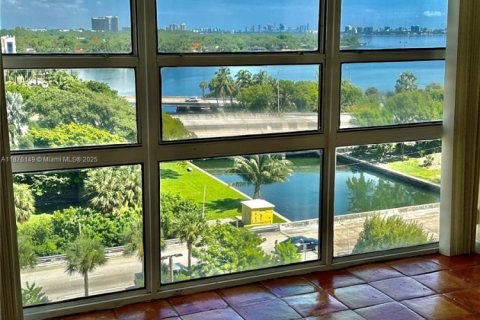 Condominio en alquiler en Miami, Florida, 2 dormitorios, 91.97 m2 № 1927023 - foto 5