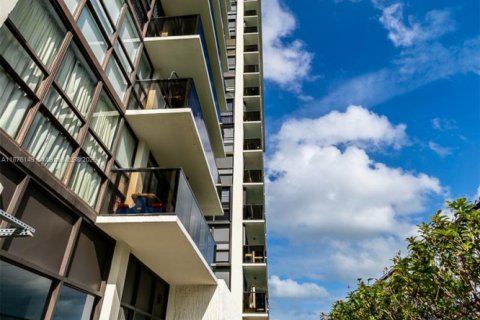 Condominio en alquiler en Miami, Florida, 2 dormitorios, 91.97 m2 № 1927023 - foto 23