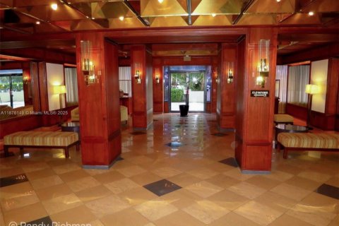 Condominio en alquiler en Miami, Florida, 2 dormitorios, 91.97 m2 № 1927023 - foto 27