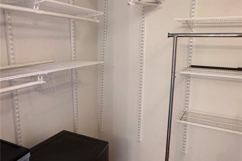 Condominio en alquiler en Miami, Florida, 2 dormitorios, 91.97 m2 № 1927023 - foto 18