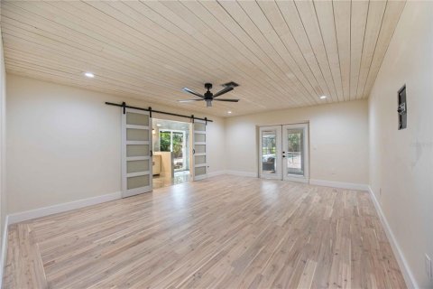House in Sarasota, Florida 5 bedrooms, 193.42 sq.m. № 1652469 - photo 24
