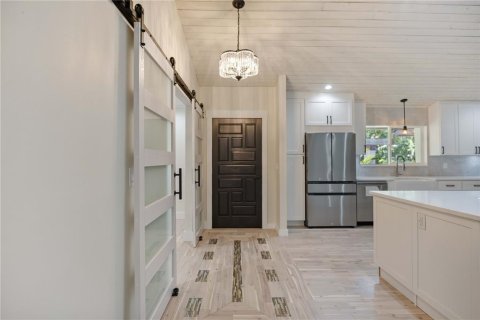 House in Sarasota, Florida 5 bedrooms, 193.42 sq.m. № 1652469 - photo 6