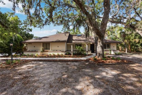 House in Sarasota, Florida 5 bedrooms, 193.42 sq.m. № 1652469 - photo 1