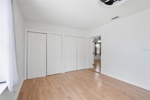 House in Saint Petersburg, Florida 3 bedrooms, 167.97 sq.m. № 2395852 - photo 16