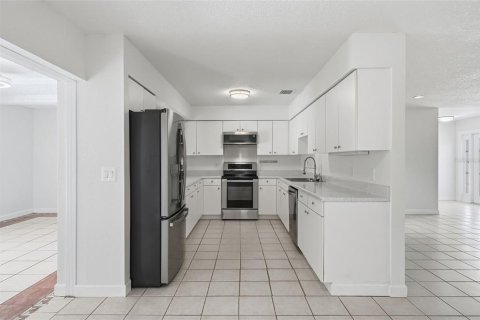 House in Saint Petersburg, Florida 3 bedrooms, 167.97 sq.m. № 2395852 - photo 21